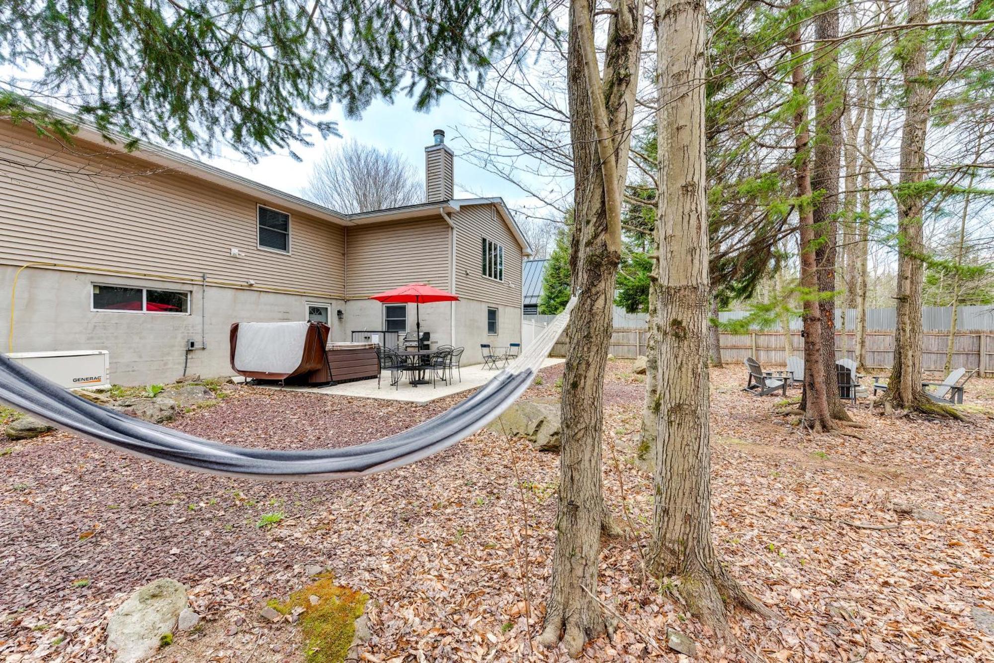 Pet-friendly Pocono With Private Hot Tub! *