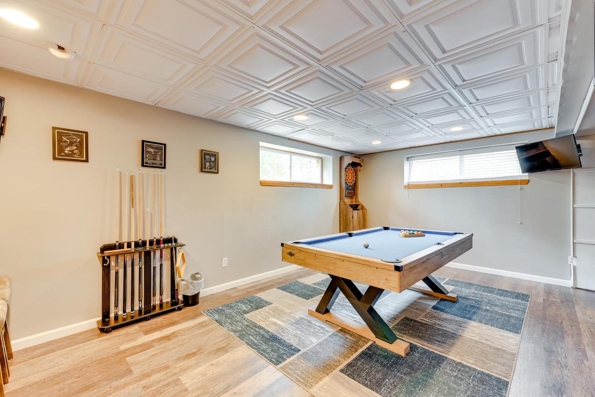 Holiday home Pet-friendly Pocono With Private Hot Tub! Pocono Lake