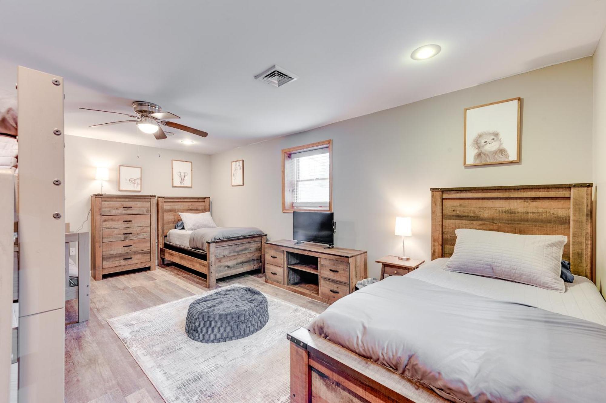 Pet-friendly Pocono With Private Hot Tub! Holiday home *