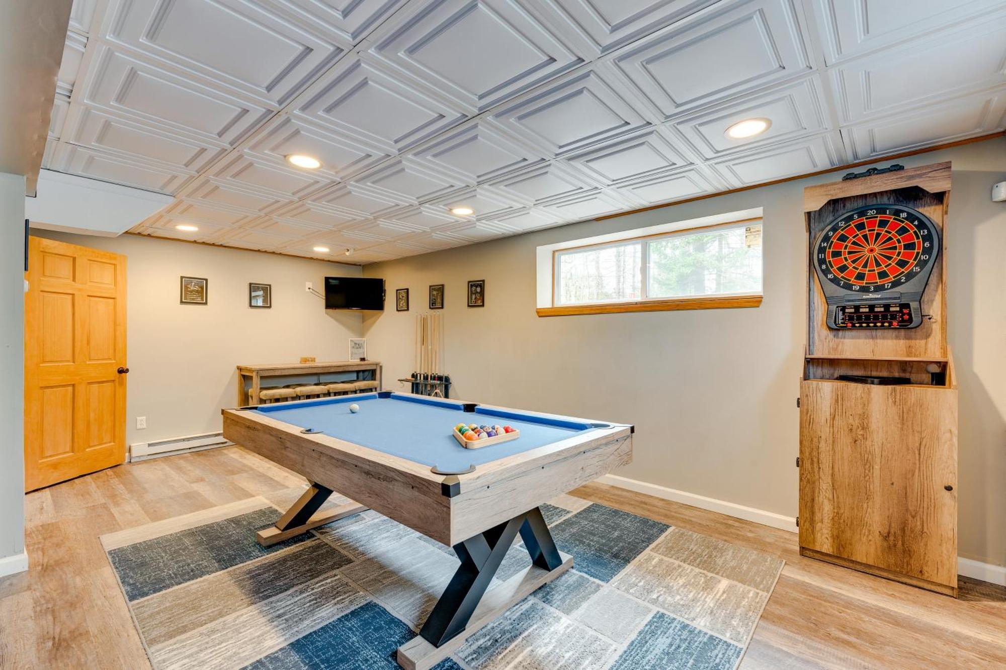 Pet-friendly Pocono With Private Hot Tub!